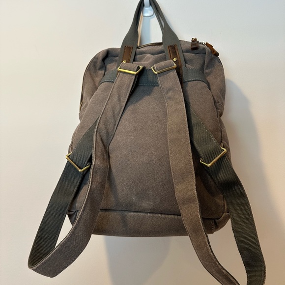 Epiphanie Savannah Leather/ Canvas Backpack - Picture 5 of 7